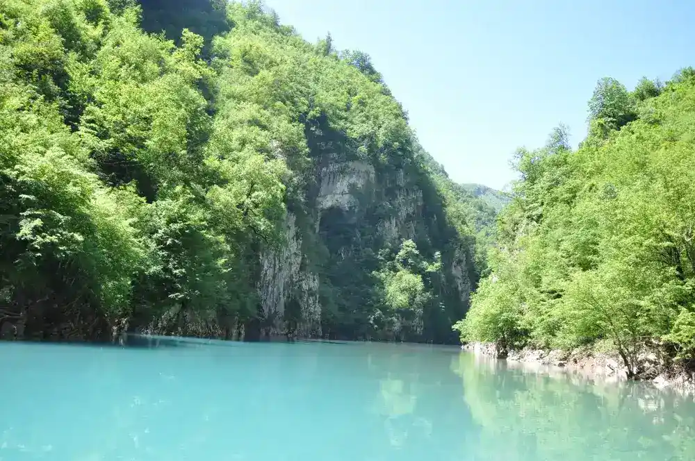 Komani Lake Gallery Image 8